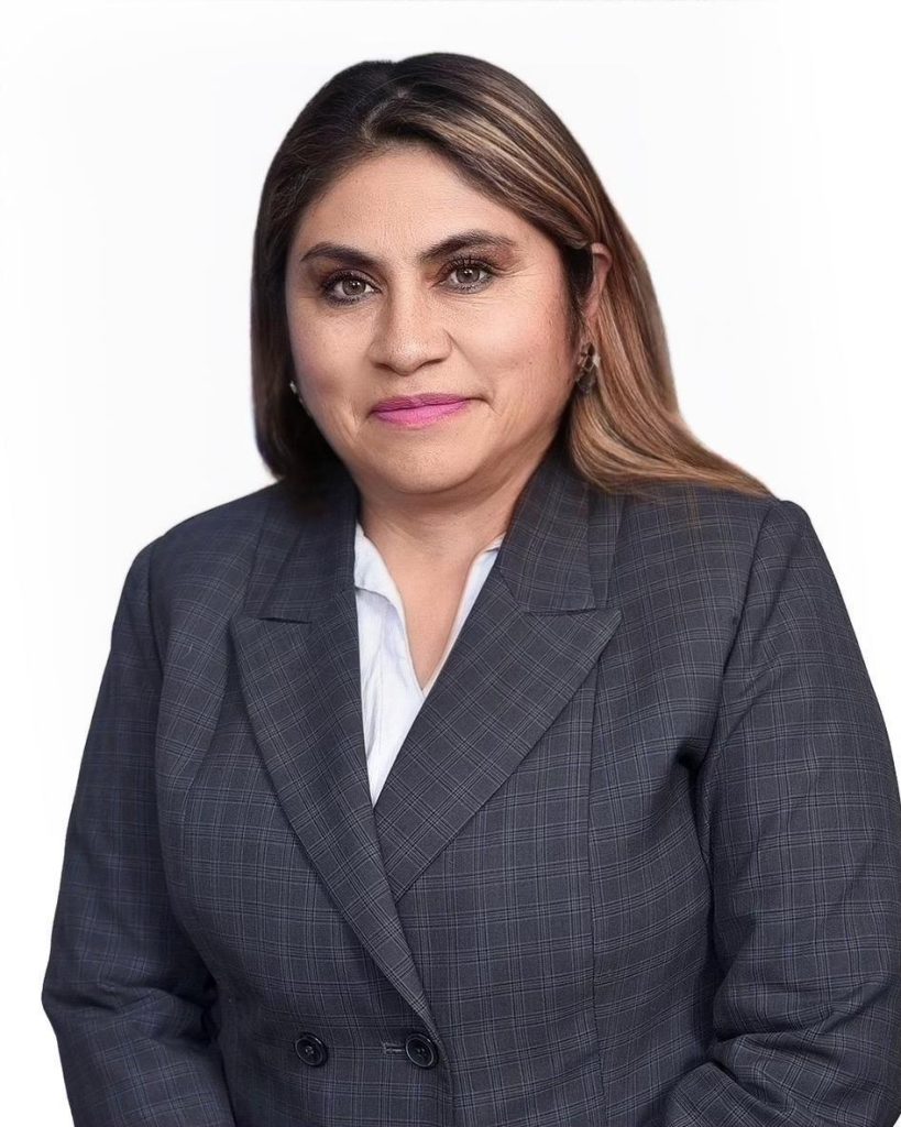 Mayra Cobos